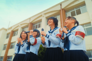 SUZUKA(新しい学校のリーダーズ)は大阪市立高倉中学校